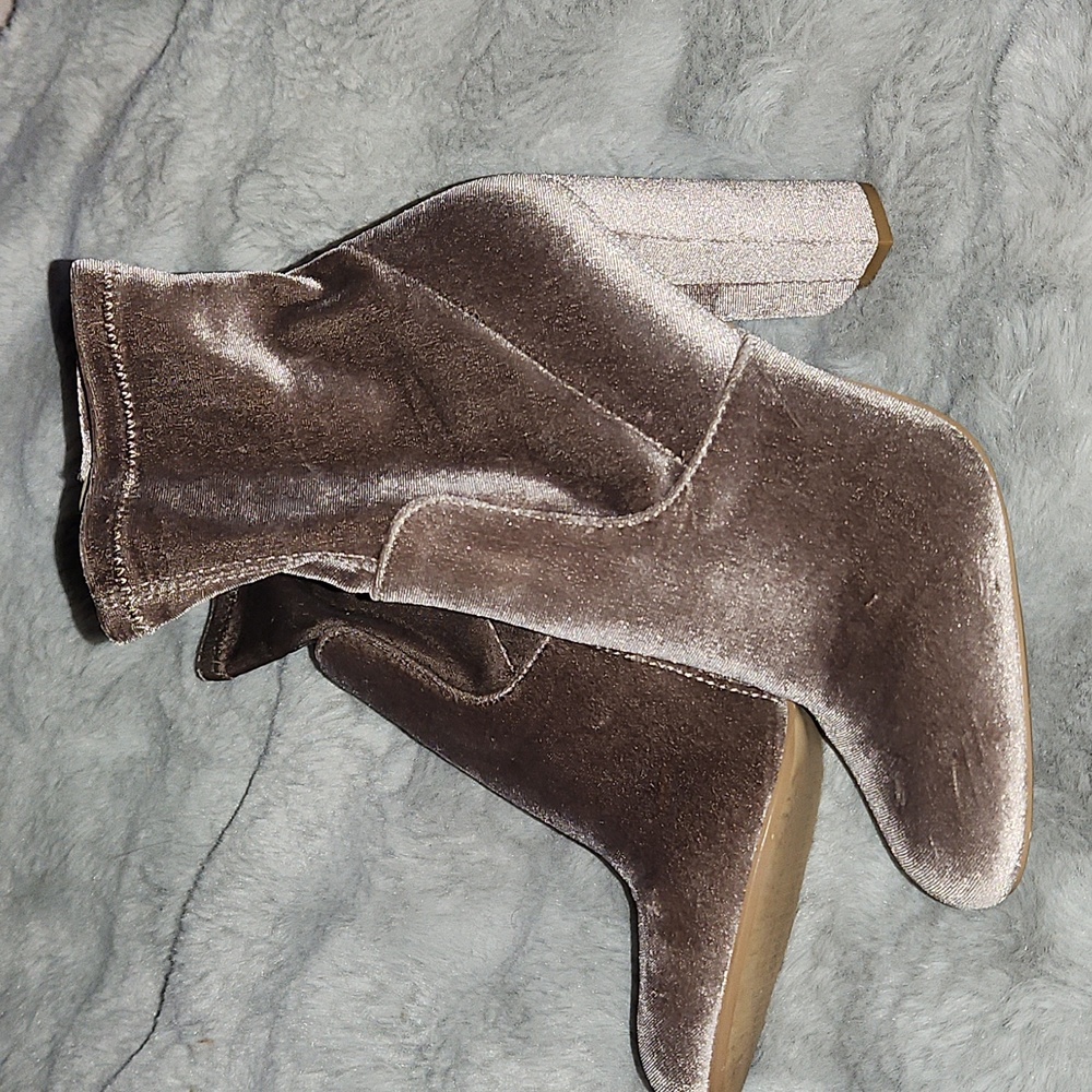 Steve Madden (Edit) Size 7.5 Gray Velour Sock Boot - Picture 2 of 12